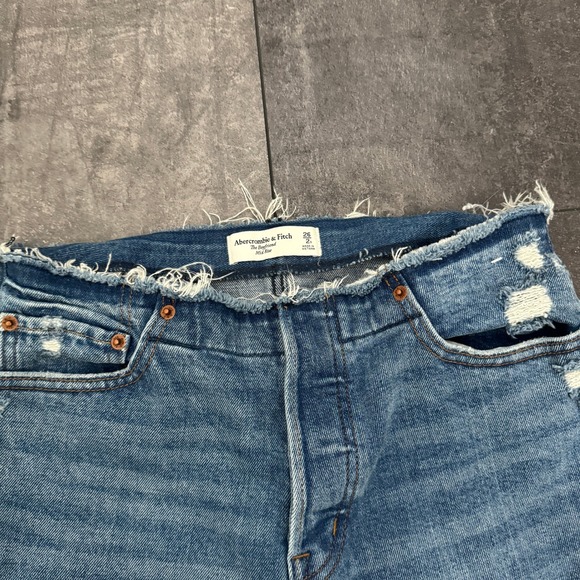 Abercrombie & Fitch The Boyfriend Mid Rise Distressed Blue Jeans Womens 26/2 - Picture 3 of 9
